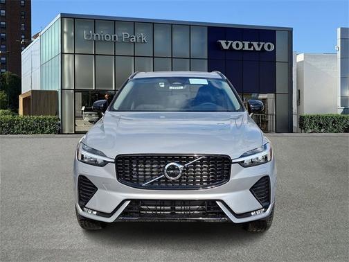 2025 Volvo XC60 Core