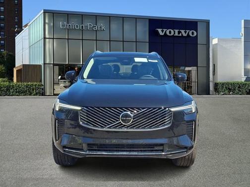 Onyx Black Metallic 2026 Volvo XC90 Plus