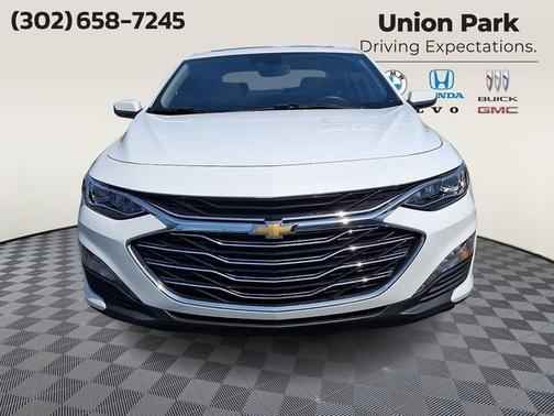Summit White 2024 Chevrolet Malibu 2LT