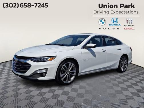 Summit White 2024 Chevrolet Malibu 2LT