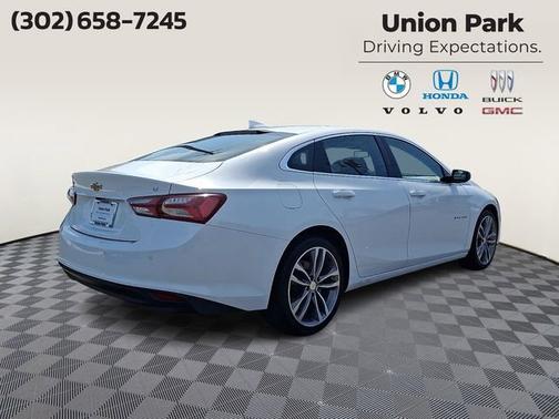 Summit White 2024 Chevrolet Malibu 2LT