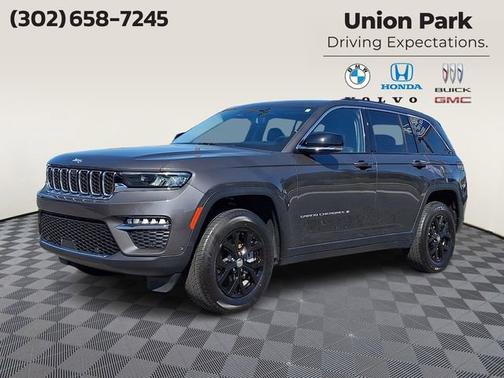 Baltic Gray Metallic Clearcoat 2023 Jeep Grand Cherokee Limited