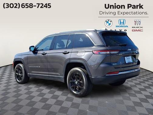 Baltic Gray Metallic Clearcoat 2023 Jeep Grand Cherokee Limited