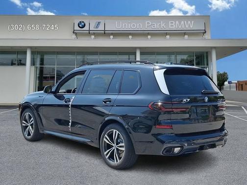 Black Sapphire Metallic 2027 BMW X7 xDrive40i