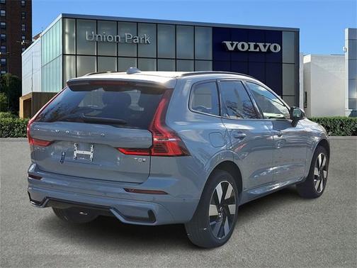 2025 Volvo XC60 Plug-In Hybrid Plus