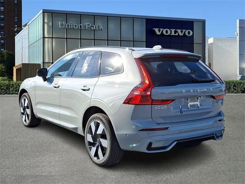 2025 Volvo XC60 Plug-In Hybrid Plus