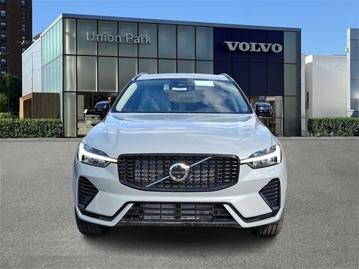 2025 Volvo XC60 Plug-In Hybrid Plus