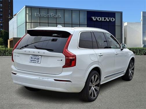 2025 Volvo XC90 Plus