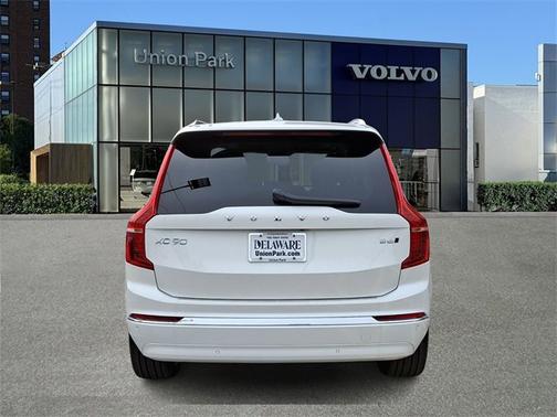 2025 Volvo XC90 Plus