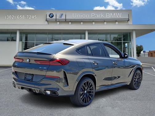 Manhattan Green Metallic 2027 BMW X6 xDrive40i