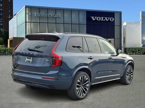 2026 Volvo XC90 Ultra Dark Theme