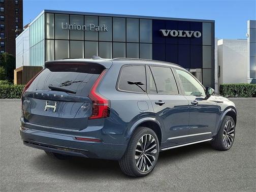 2026 Volvo XC90 Ultra Dark Theme