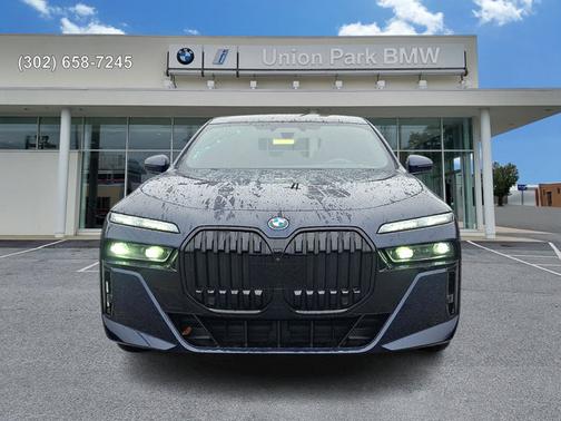 Tanzanite Blue II Metallic 2023 BMW i7 xDrive60