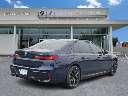 Tanzanite Blue II Metallic 2023 BMW i7 xDrive60