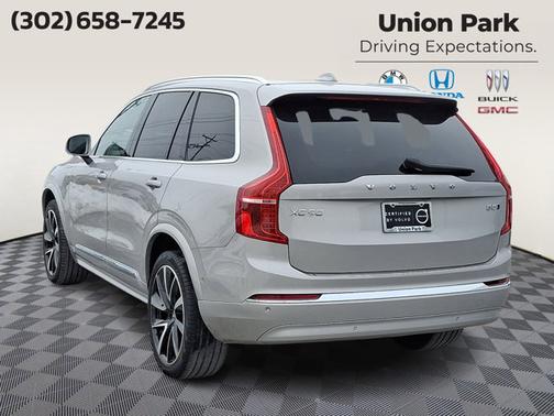 2023 Volvo XC90 Plus