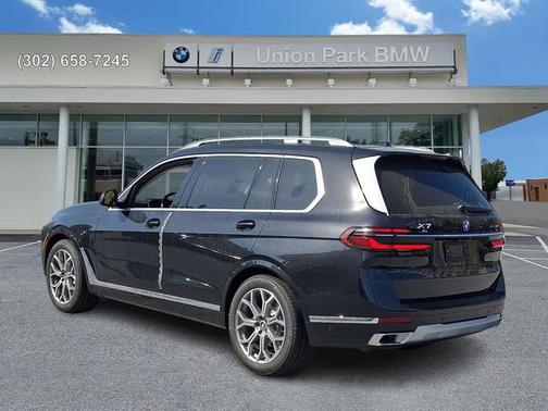 Black Sapphire Metallic 2026 BMW X7 xDrive40i