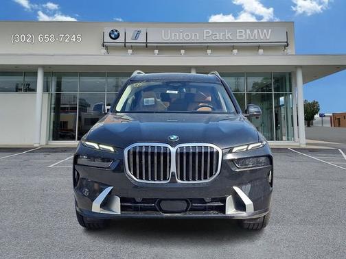 Black Sapphire Metallic 2026 BMW X7 xDrive40i