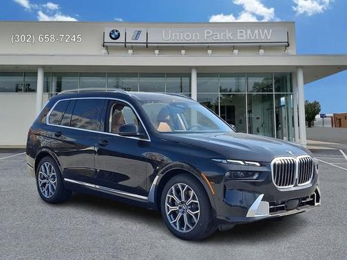 Black Sapphire Metallic 2026 BMW X7 xDrive40i