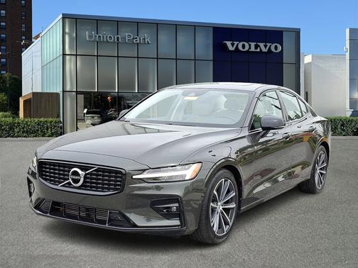 2021 Volvo S60 Momentum
