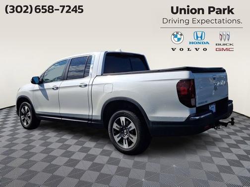 White 2019 Honda Ridgeline RTL