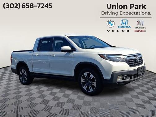 White 2019 Honda Ridgeline RTL