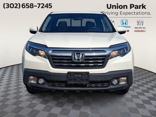 White 2019 Honda Ridgeline RTL