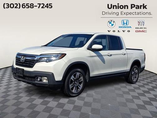 White 2019 Honda Ridgeline RTL