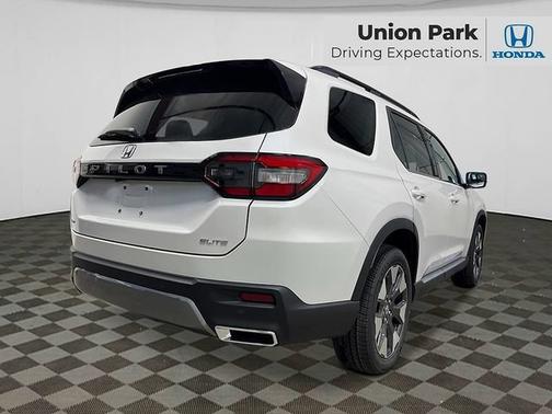 Platinum White Pearl 2026 Honda Pilot Elite