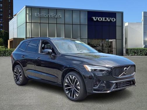Onyx Black Metallic 2026 Volvo XC60 Plug-In Hybrid Ultra