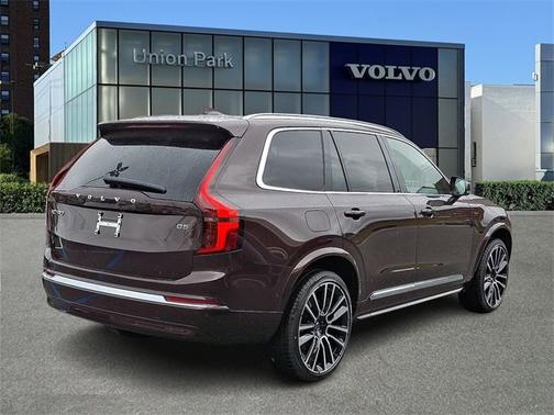 2025 Volvo XC90 Plus