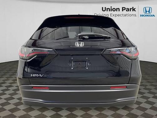 Crystal Black Pearl 2027 Honda HR-V LX