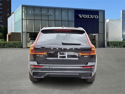 2026 Volvo XC60 Core