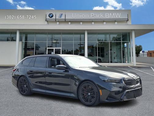 Black Sapphire Metallic 2027 BMW M5