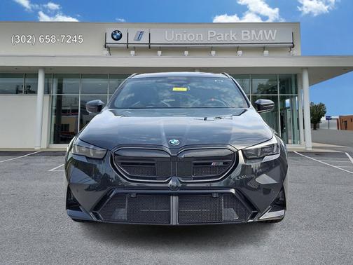 Black Sapphire Metallic 2027 BMW M5