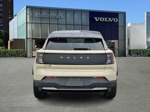 2026 Volvo EX30 Cross Country Ultra