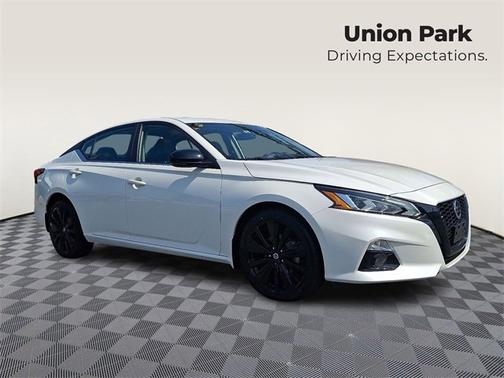 2022 Nissan Altima 2.5 SR