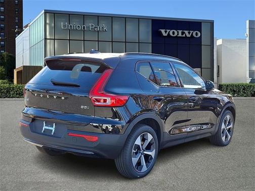 2026 Volvo XC40 Plus