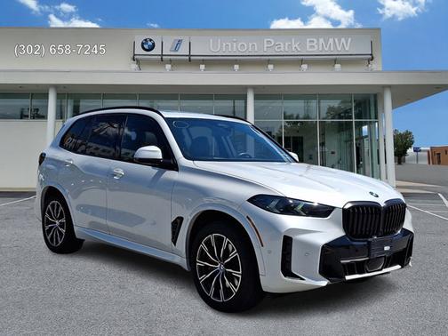 Mineral White Metallic 2024 BMW X5 xDrive40i