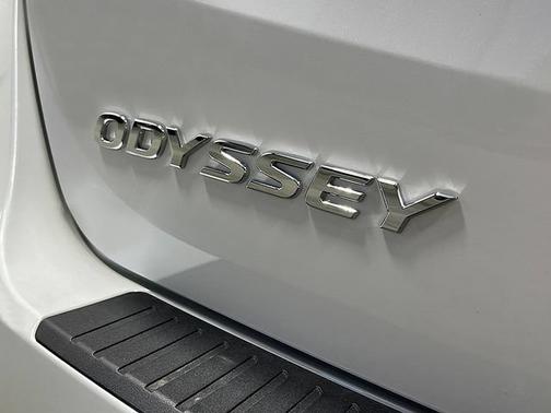 Platinum White Pearl 2026 Honda Odyssey Sport-L