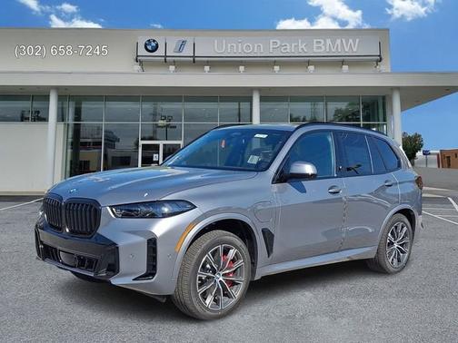 Skyscraper Grey Metallic 2026 BMW X5 xDrive50e