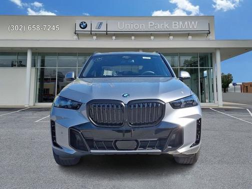 Skyscraper Grey Metallic 2026 BMW X5 xDrive50e