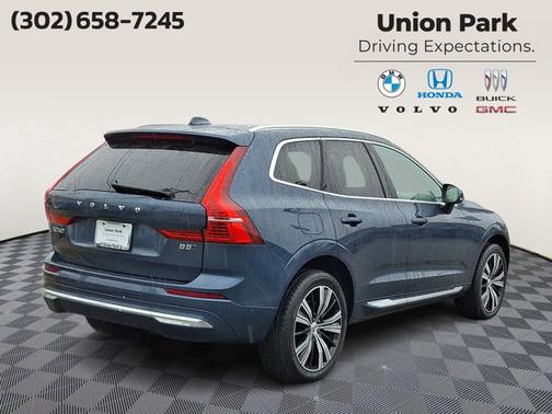 2023 Volvo XC60 Plus Bright Theme