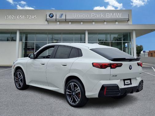 Alpine White 2027 BMW X2 xDrive28i