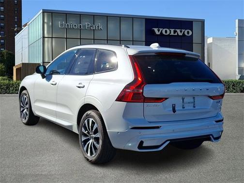 2025 Volvo XC60 Plus