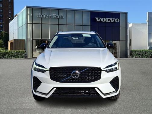 2025 Volvo XC60 Plus