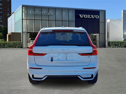 2025 Volvo XC60 Plus