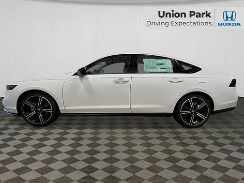 Platinum White Pearl 2026 Honda Accord SE
