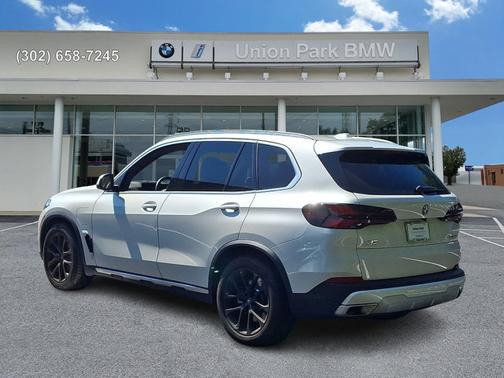Mineral White Metallic 2025 BMW X5 xDrive50e