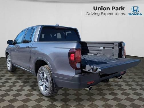 Modern Steel Metallic 2026 Honda Ridgeline RTL