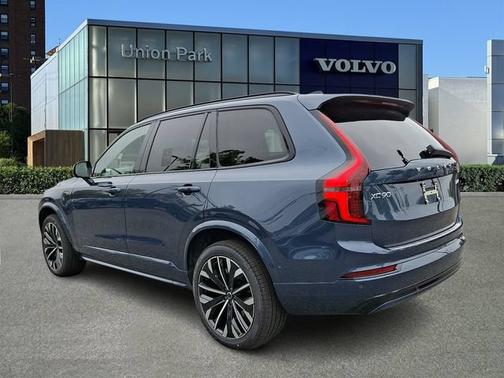 Denim Blue Metallic 2026 Volvo XC90 Plug-In Hybrid Ultra Dark Theme
